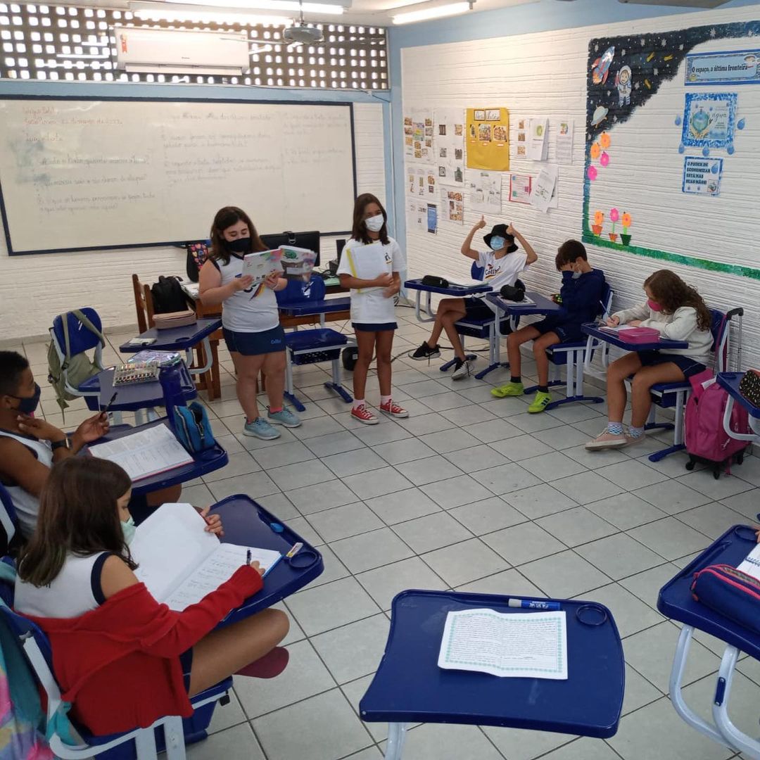 Nas aulas de história, os alunos do 5° ano B estudaram sobre as crenças e as manifestações religiosas na Pré-história.