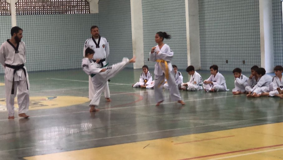 No último sábado, os atletas de Taekwondo vivenciaram um momento importante: o Exame de Graduação de Faixa. 🥋