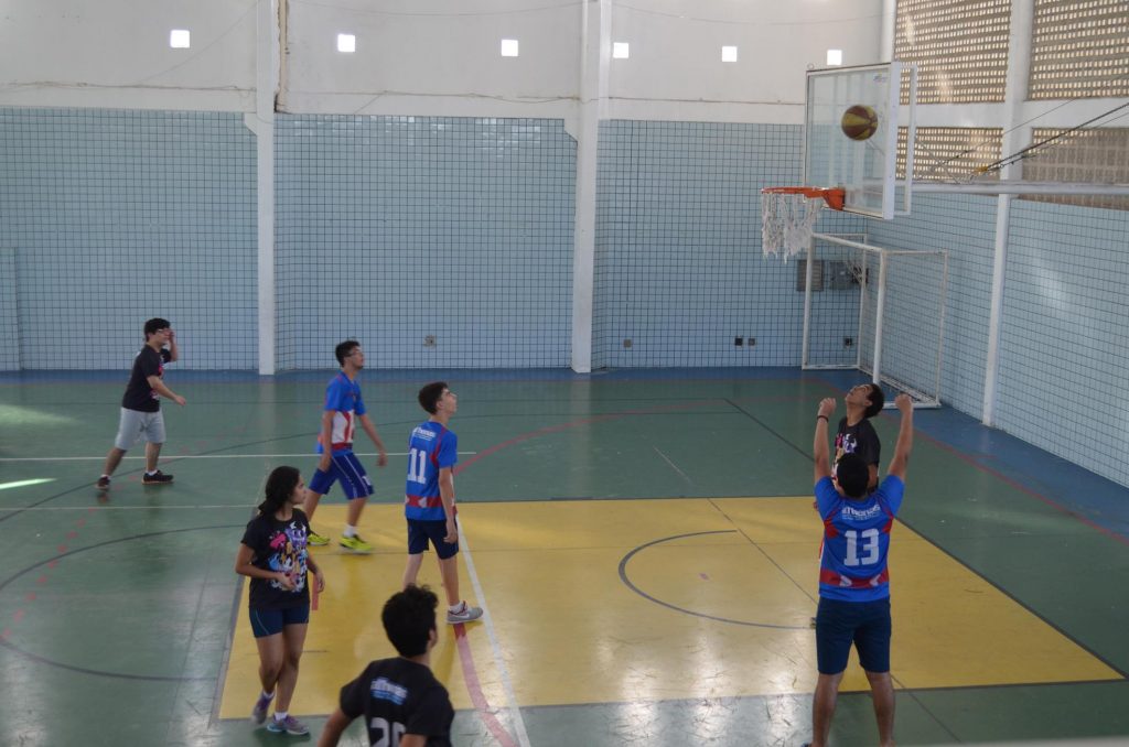 Basquete nos jogos internos do Ensino Médio