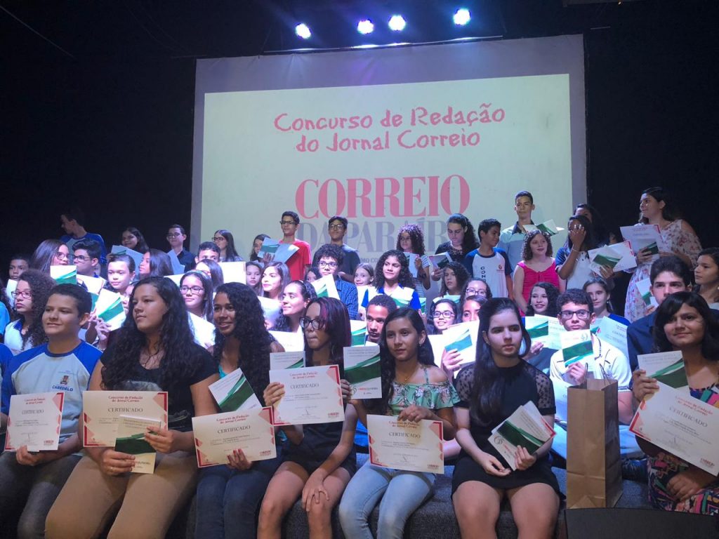 Aluna do Athenas conquista o 1º lugar no Concurso de Redação do Sistema Correio de Comunicação