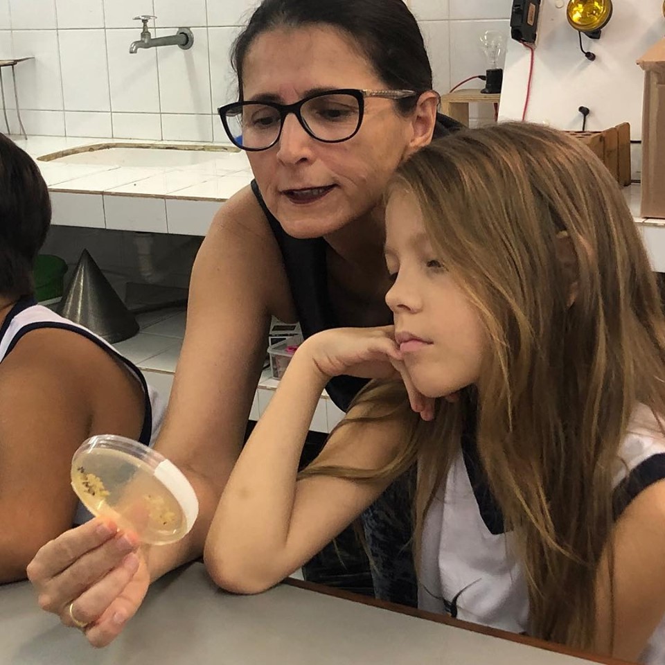 Professora Márcia Rosa Biologa da UFPB, mãe de Danilo do 4º Ano A.