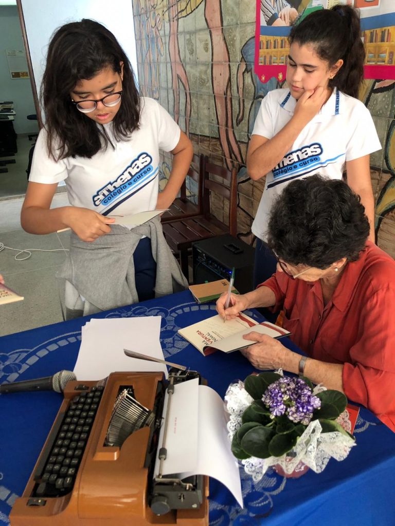 Hoje tivemos a grande visita da nossa escritora brasileira Maria Valéria Rezende