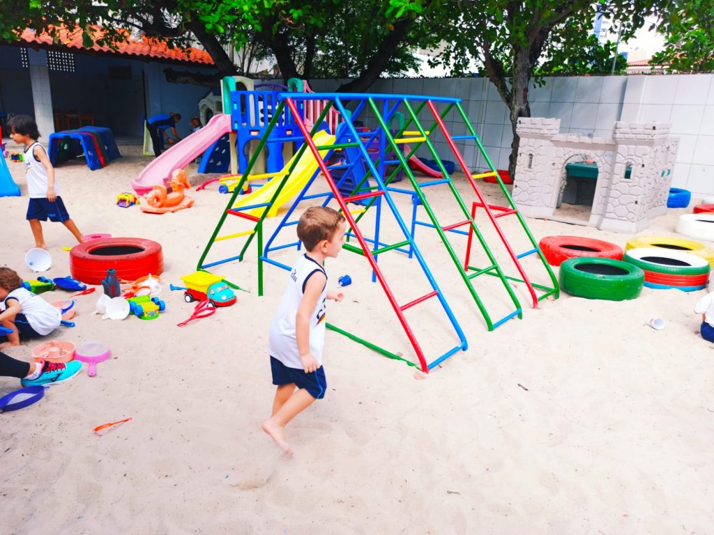 1º Dia é dia de alegria, euforia, encantamento. Novo mundo. Cheio de expectativa e ansiedade.