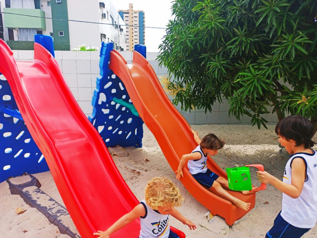 1º Dia é dia de alegria, euforia, encantamento. Novo mundo. Cheio de expectativa e ansiedade.