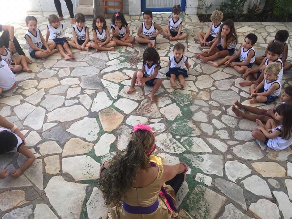 Visita de Maria Cheirosa e sua Bolsa Maravilhosa!