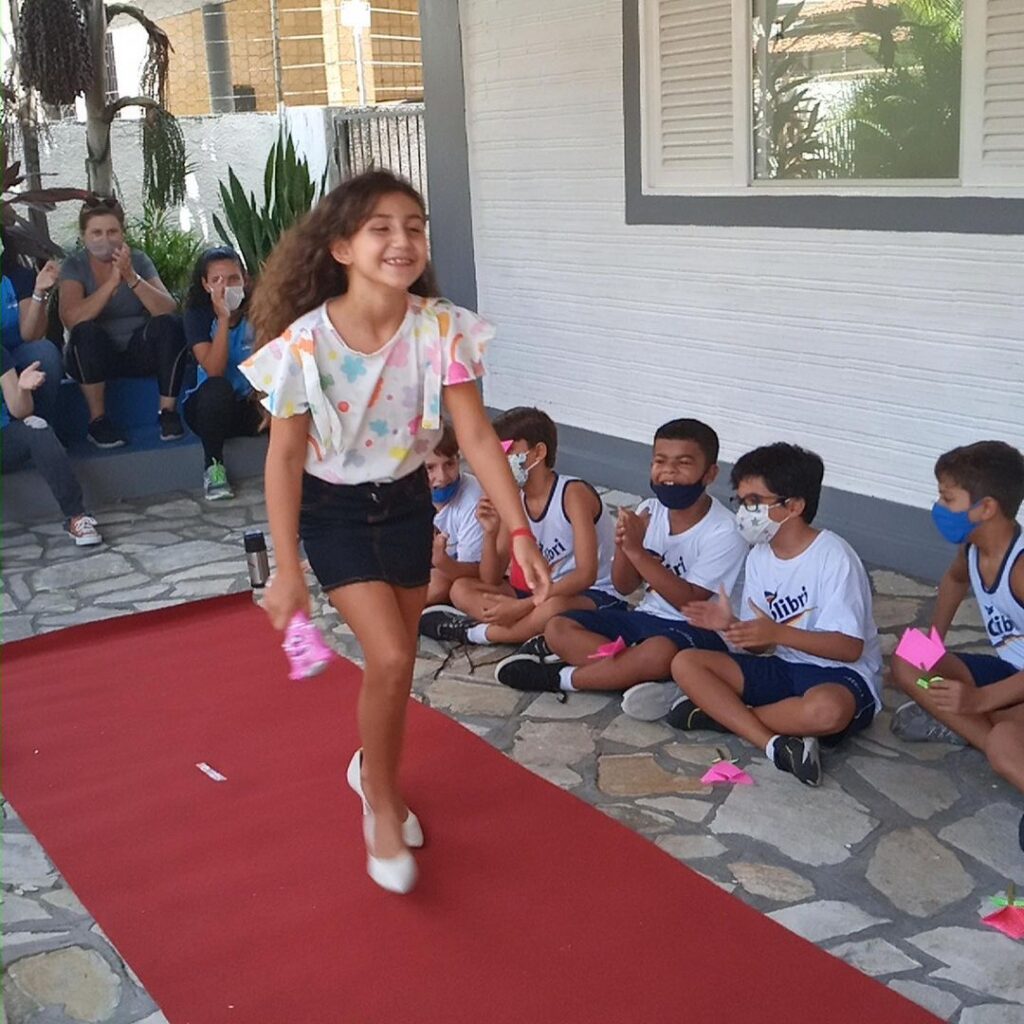 Nossas lindas alunas do Colibri não ficaram de fora da comemoração do Dia das Mulheres!