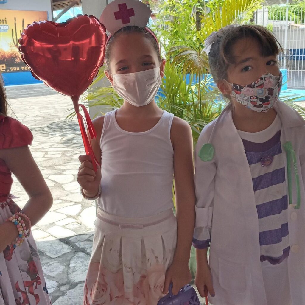 Nossas lindas alunas do Colibri não ficaram de fora da comemoração do Dia das Mulheres!