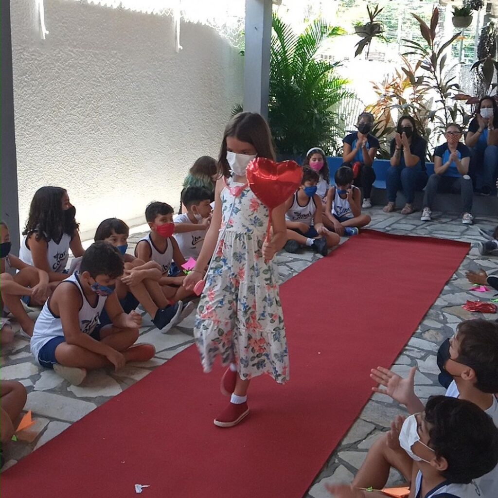 Nossas lindas alunas do Colibri não ficaram de fora da comemoração do Dia das Mulheres!