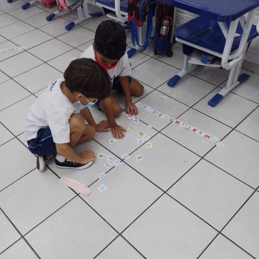 Eles estão amando o universo das letras!