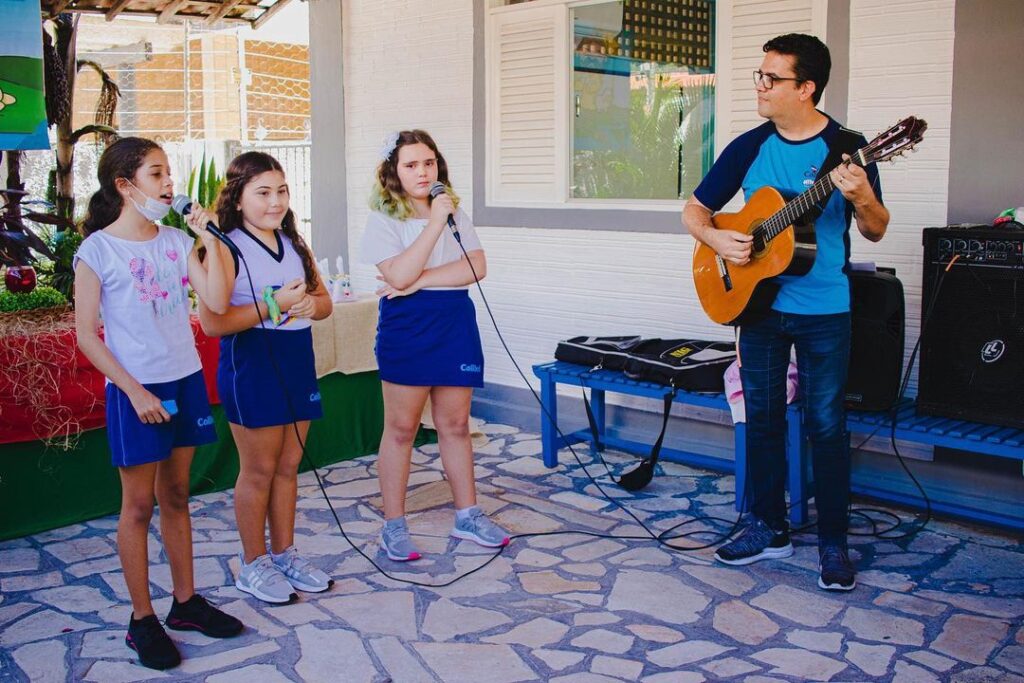 As turmas do Fundamental I apresentaram seus conhecimentos e reflexões sobre os Símbolos da Páscoa, nesta quarta-feira (13/04).