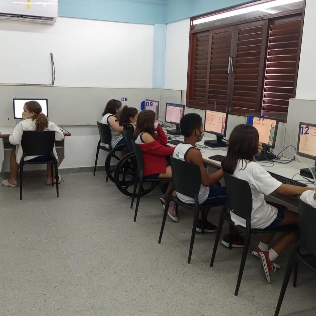 Os alunos do 5°ano B trabalharam o gênero textual Biografia, por meio da gamificação.