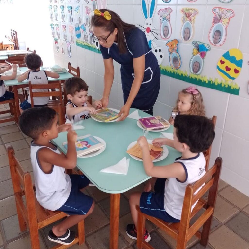 Em comemoração ao dia do livro infantil, as crianças do infantil 3 participaram de momento lúdico, cheio de encanto e imaginação.