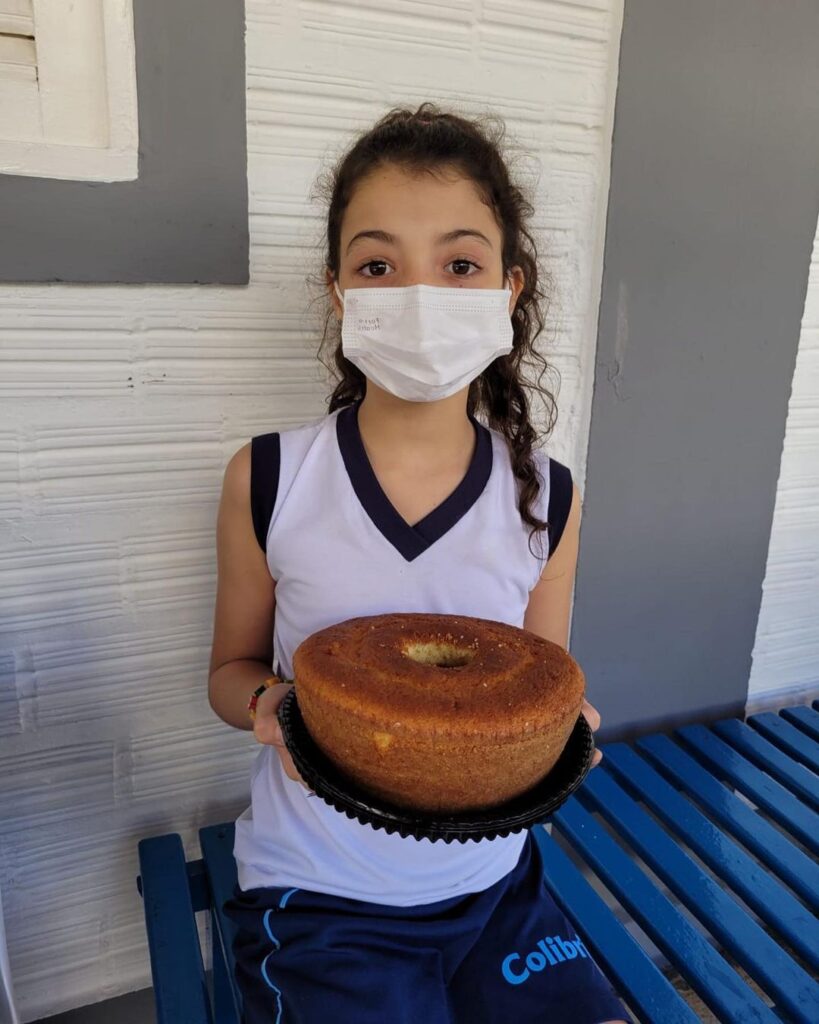 Uma delícia de aula! 😋 Em uma aula prática de Fração a turma do 5°Ano B interagiu de forma descontraída e saborosa.