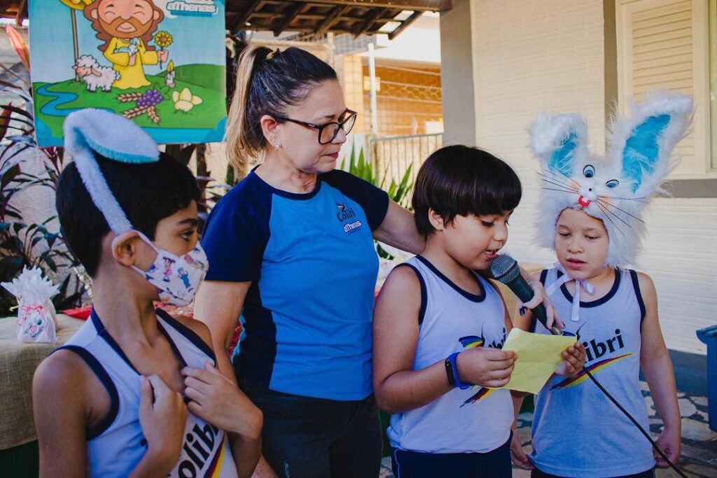 As turmas do Fundamental I apresentaram seus conhecimentos e reflexões sobre os Símbolos da Páscoa, nesta quarta-feira (13/04).