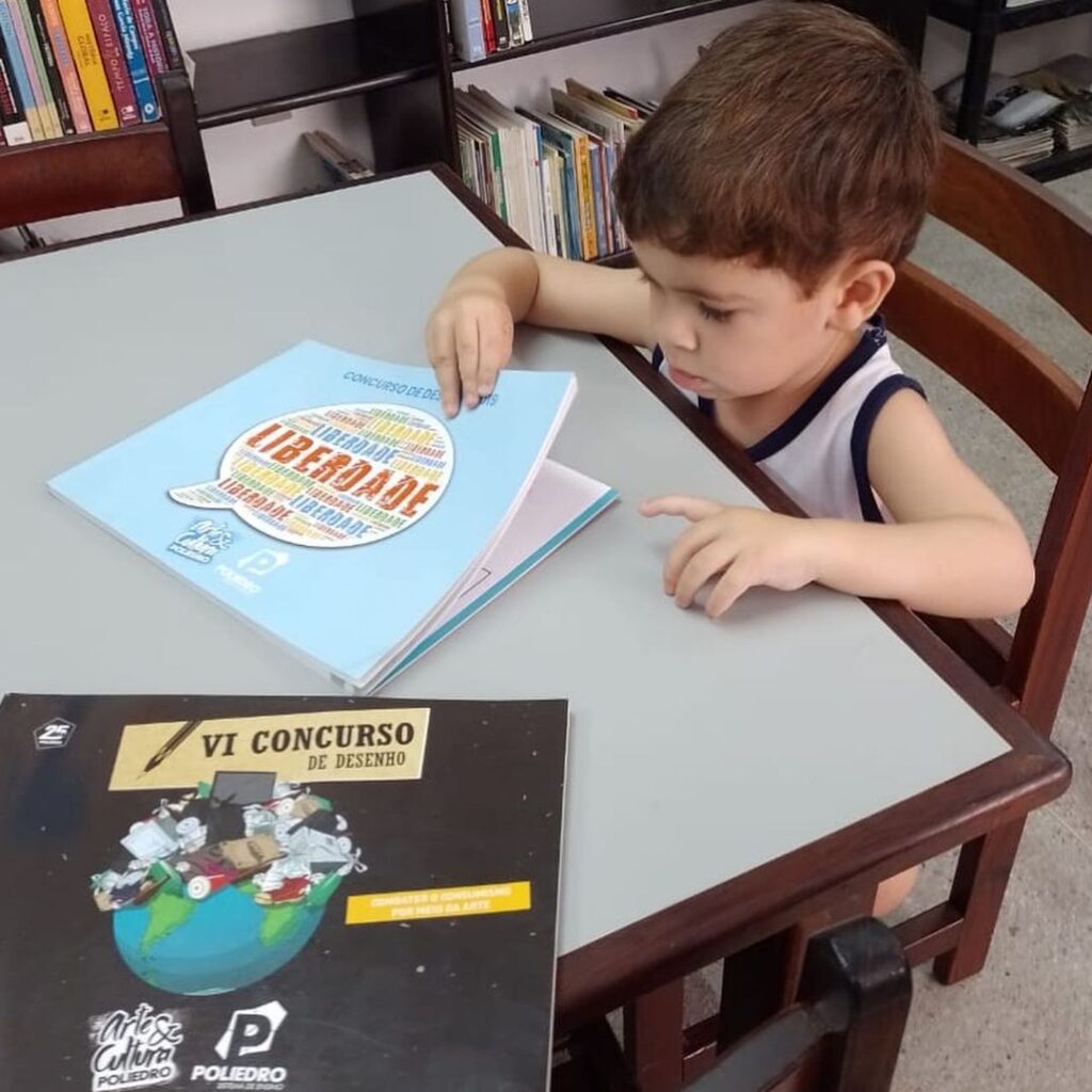 Em comemoração ao dia do livro infantil, as crianças do infantil 3 participaram de momento lúdico, cheio de encanto e imaginação.