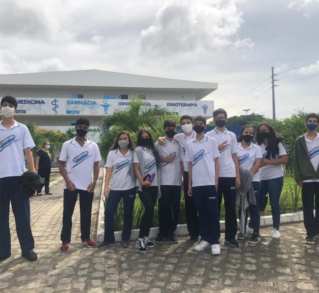 Hoje as turmas da primeira e terceira séries do ensino médio visitaram a Faculdade Facene Famene a convite do projeto Anatomia Viva.