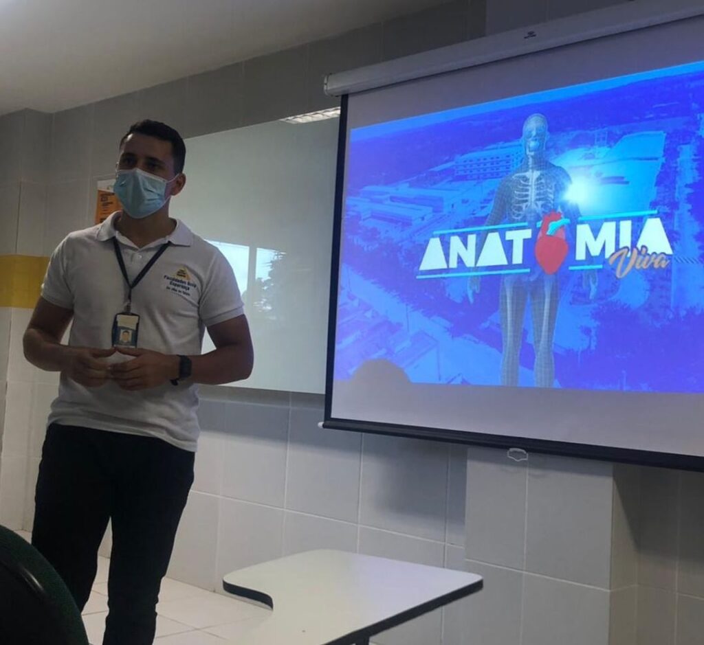 Hoje as turmas da primeira e terceira séries do ensino médio visitaram a Faculdade Facene Famene a convite do projeto Anatomia Viva.