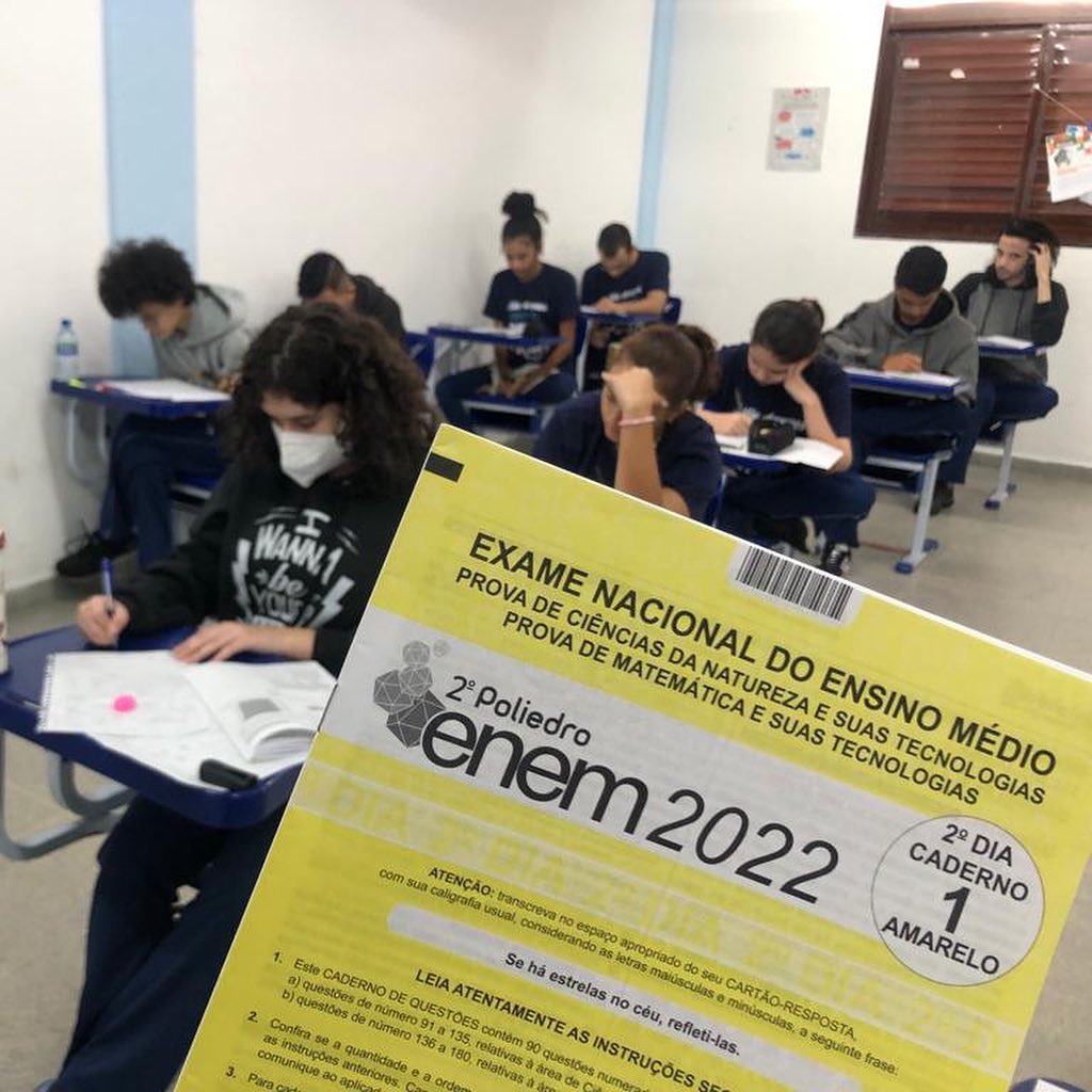 Alguns registros do nosso 2º dia de #SimuladoEnem!