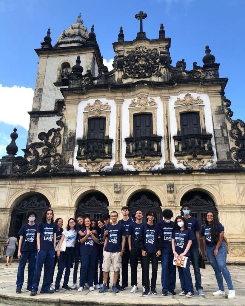 Na última quinta, os alunos do Ensino Médio foram a uma aula de campo no centro histórico da nossa cidade.