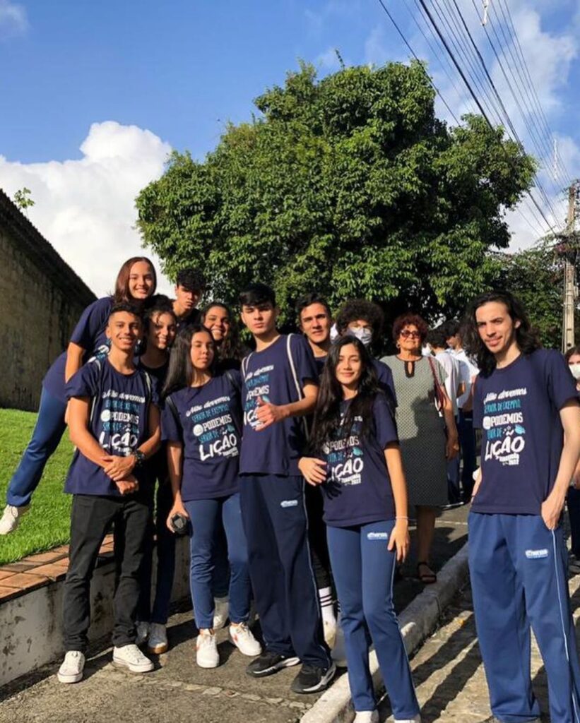 Na última quinta, os alunos do Ensino Médio foram a uma aula de campo no centro histórico da nossa cidade.