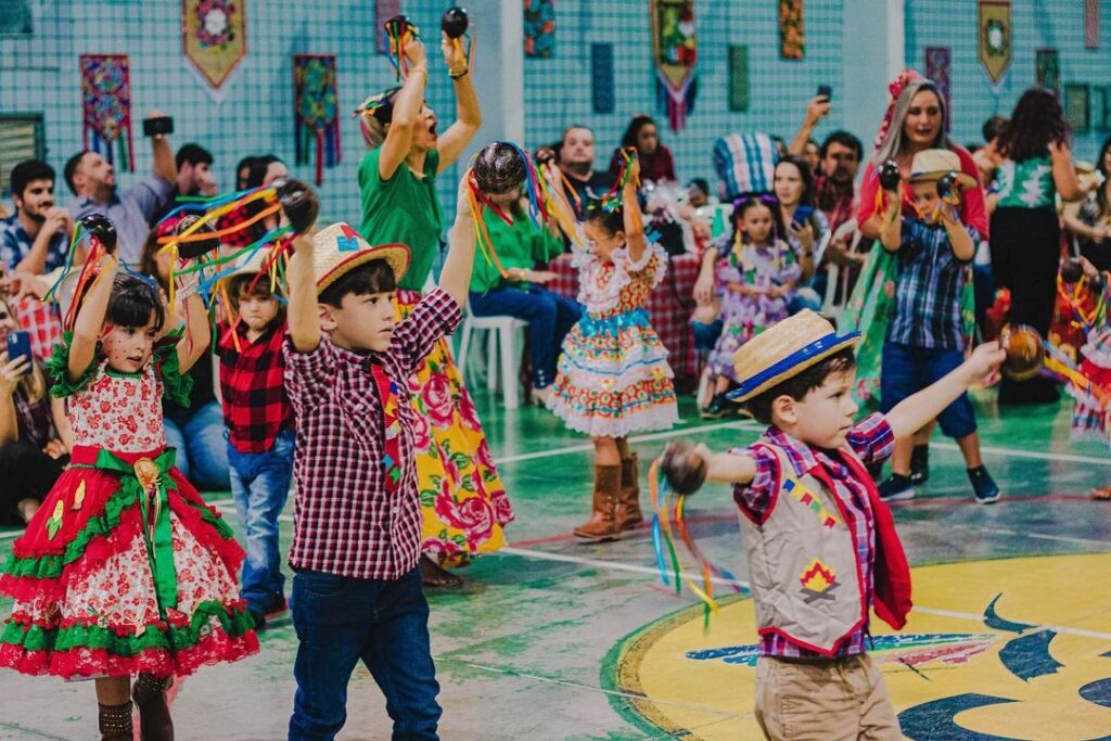 Que festa linda! Em comemoração ao São João e a temporada junina, tivemos um arraiá inesquecível.
