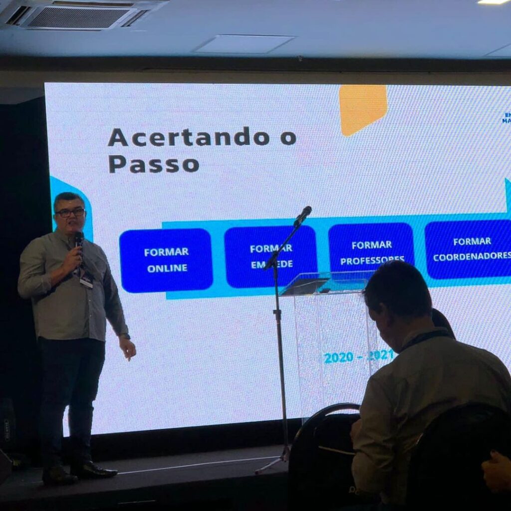 Nossa direção busca sempre conhecer métodos e ferramentas para melhor atender pais e alunos do Colégio Colibri Athenas.