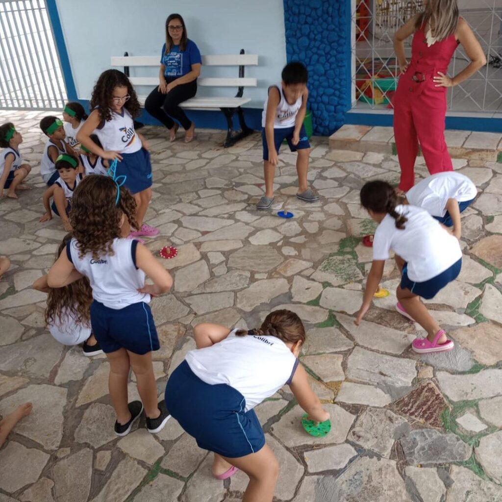 Finalizamos nossas atividades folclóricas com muita alegria e diversão!