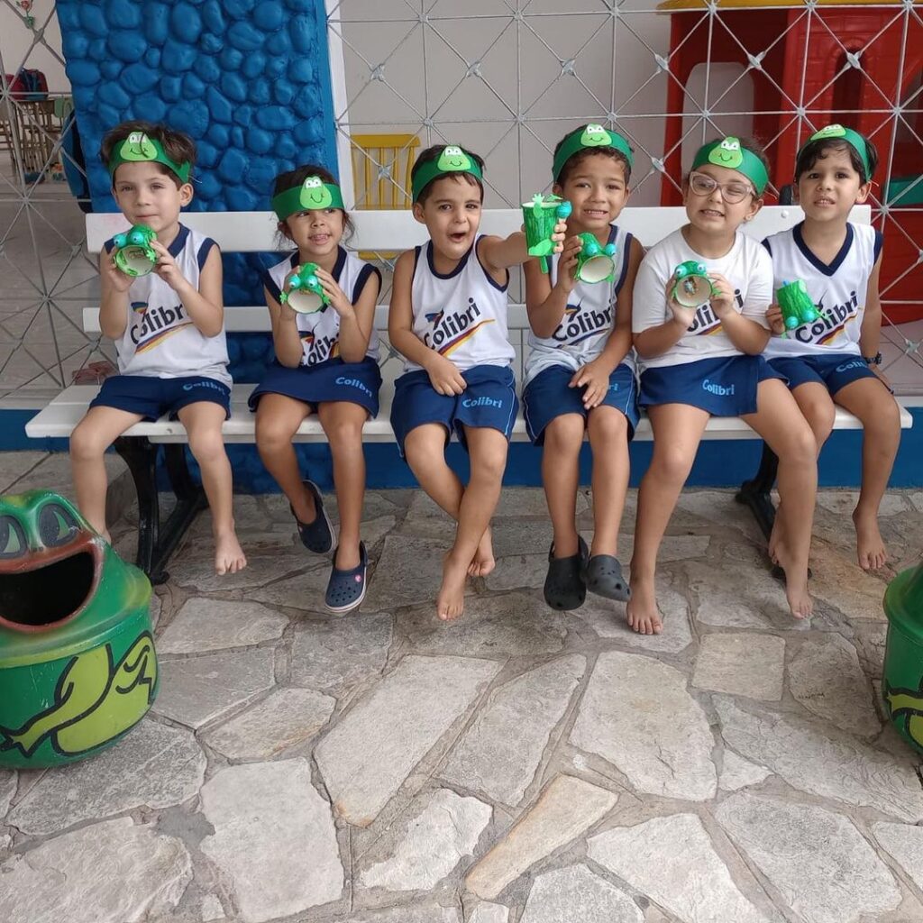 Finalizamos nossas atividades folclóricas com muita alegria e diversão!