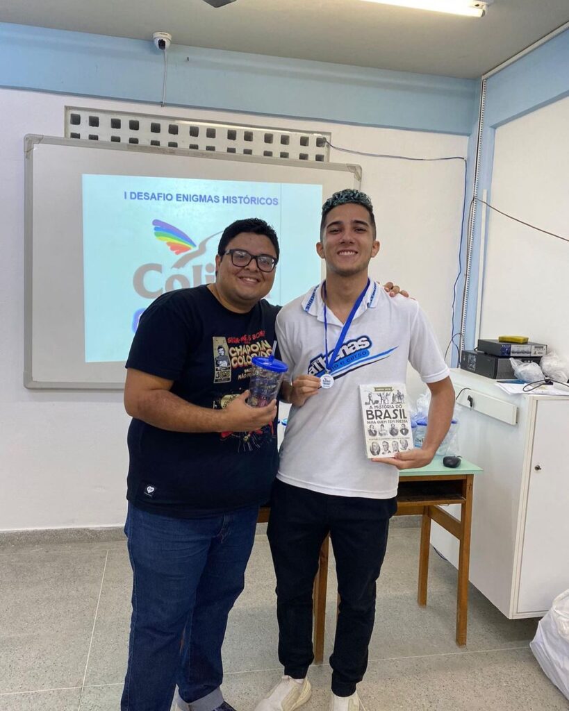 Essa semana foi a vez do 3º ano do ensino médio participar do nosso desafio de Enigmas Históricos.