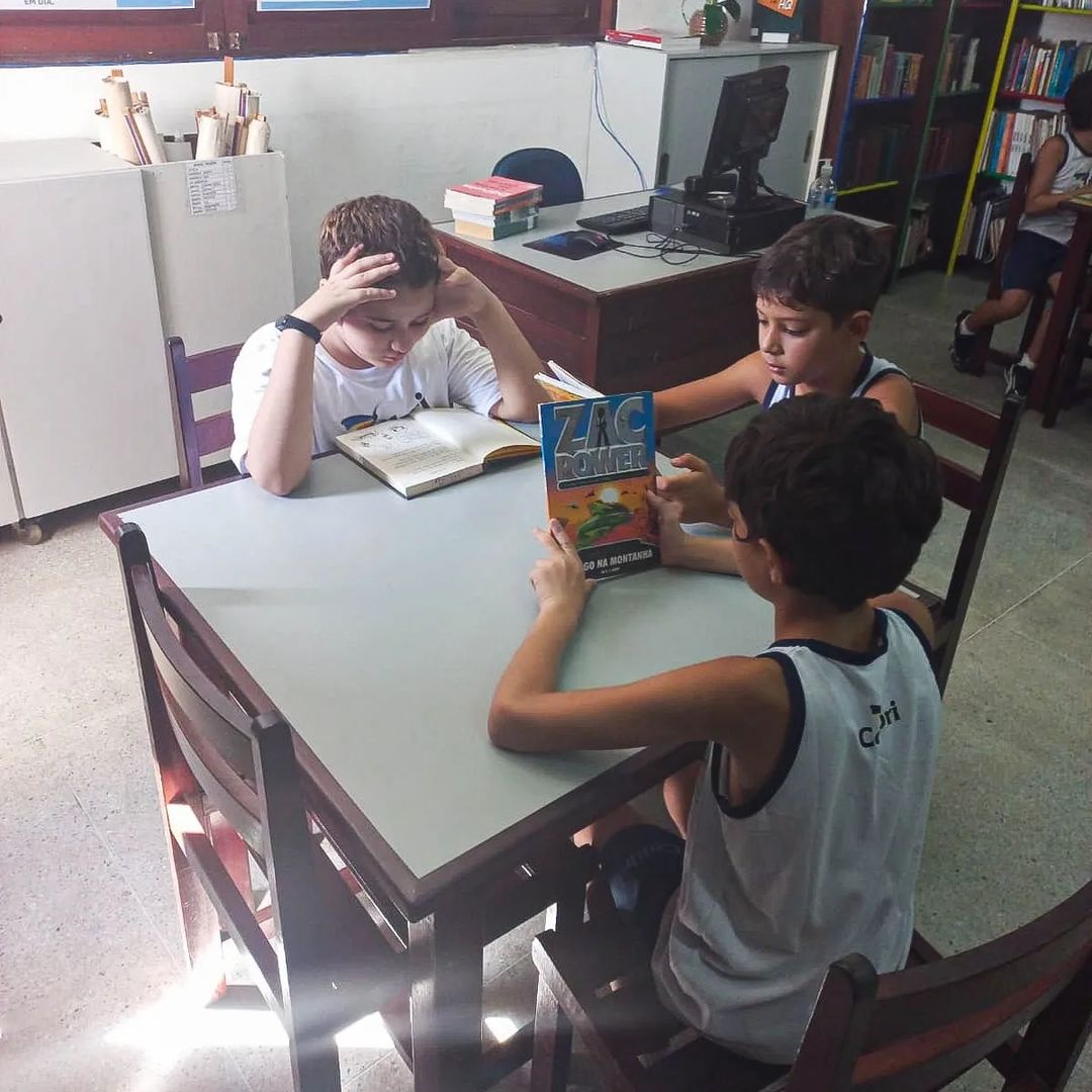 Dia 12 de março foi o dia do bibliotecário.