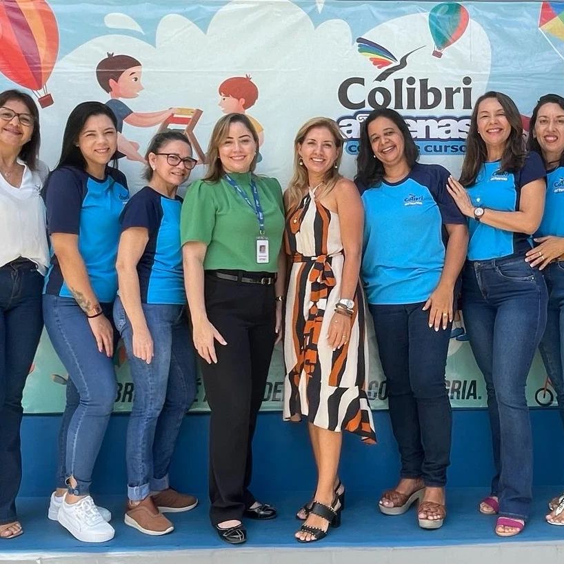 Recebemos em nosso colégio a assessora pedagógica do Poliedro, Maruska Aragão.