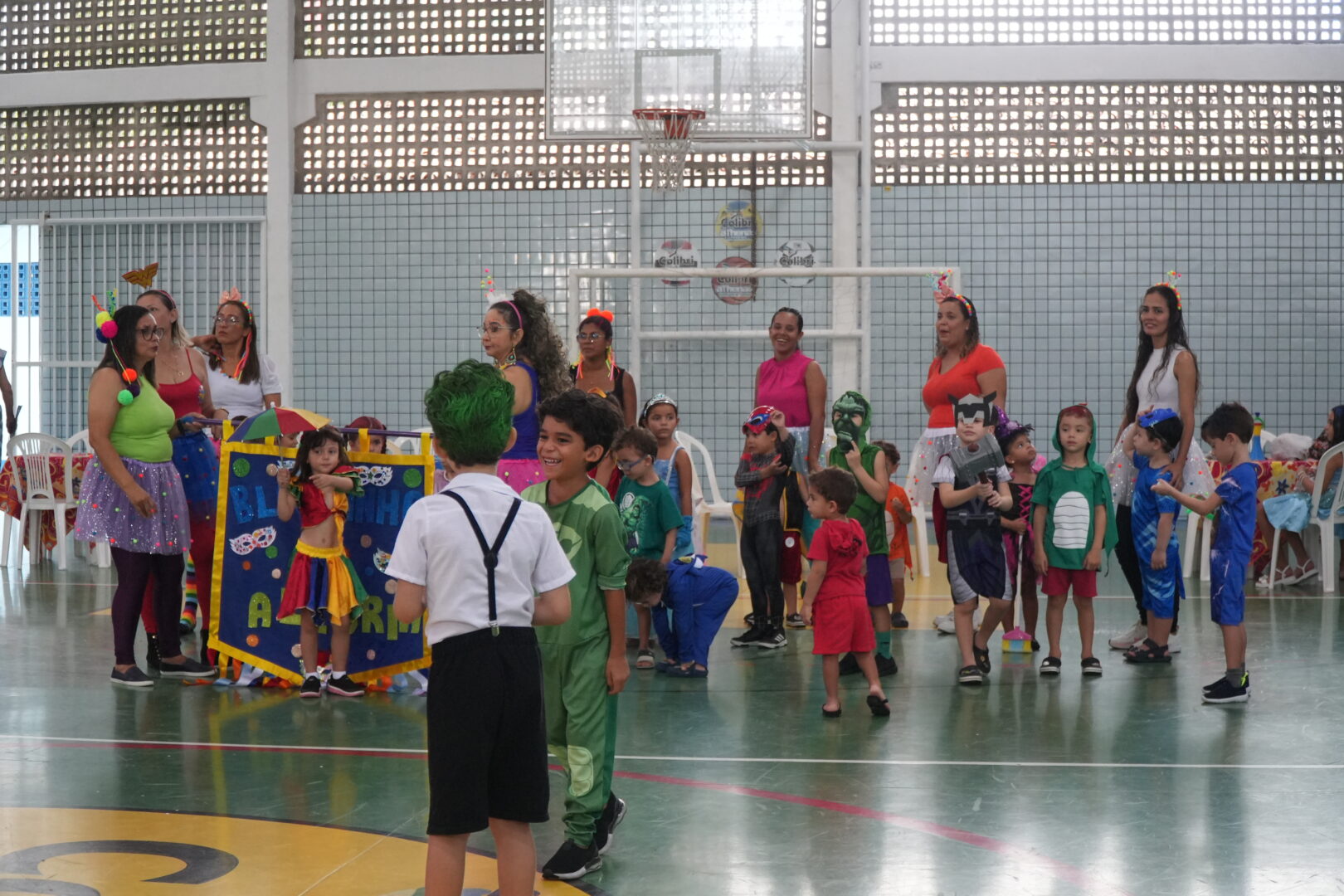 Alegria, cores e muita animação! 🎭✨