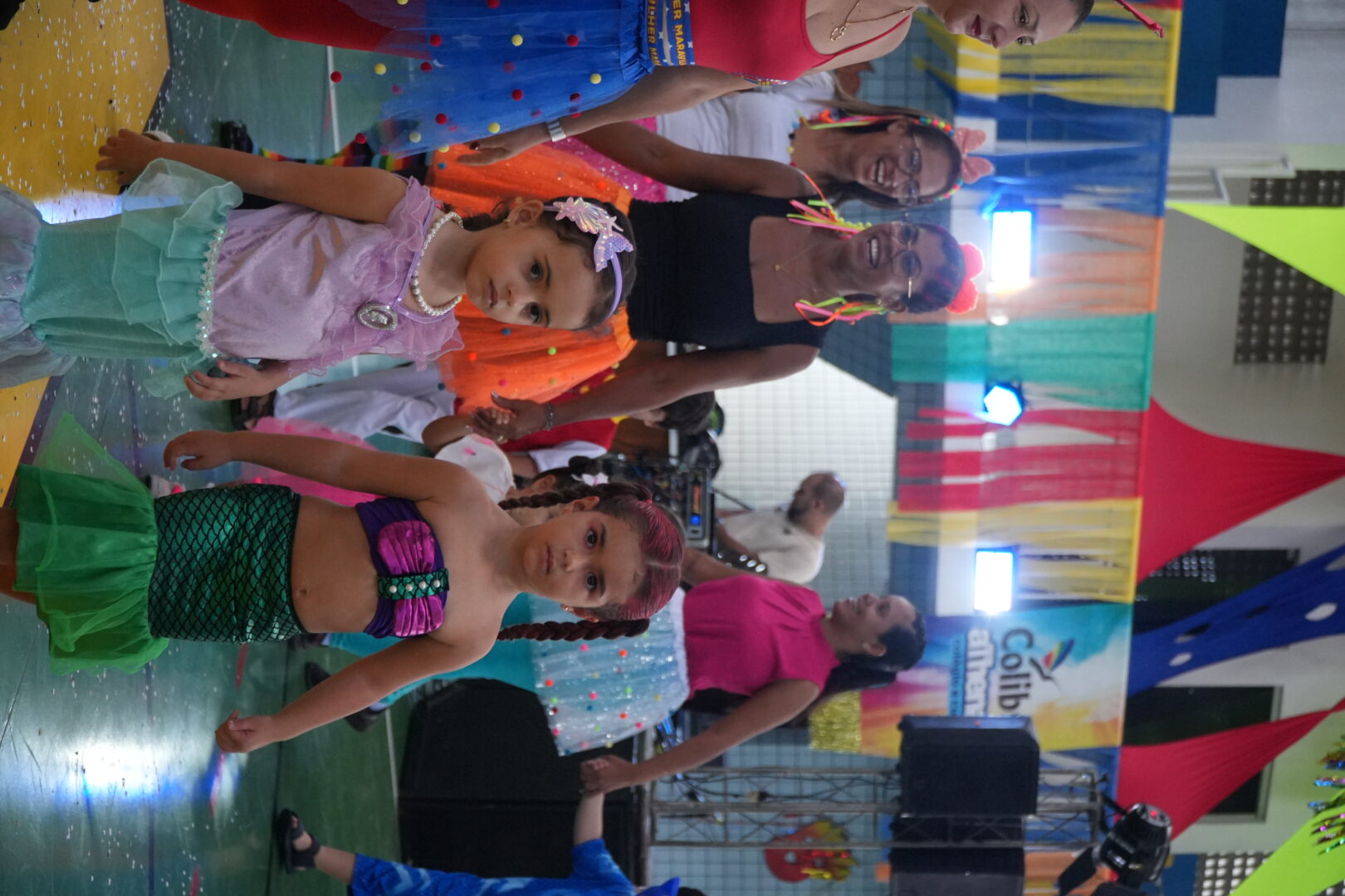 Alegria, cores e muita animação! 🎭✨