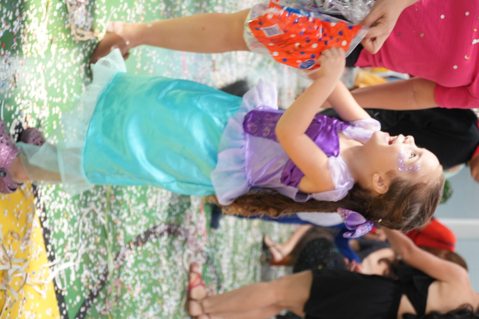 Alegria, cores e muita animação! 🎭✨