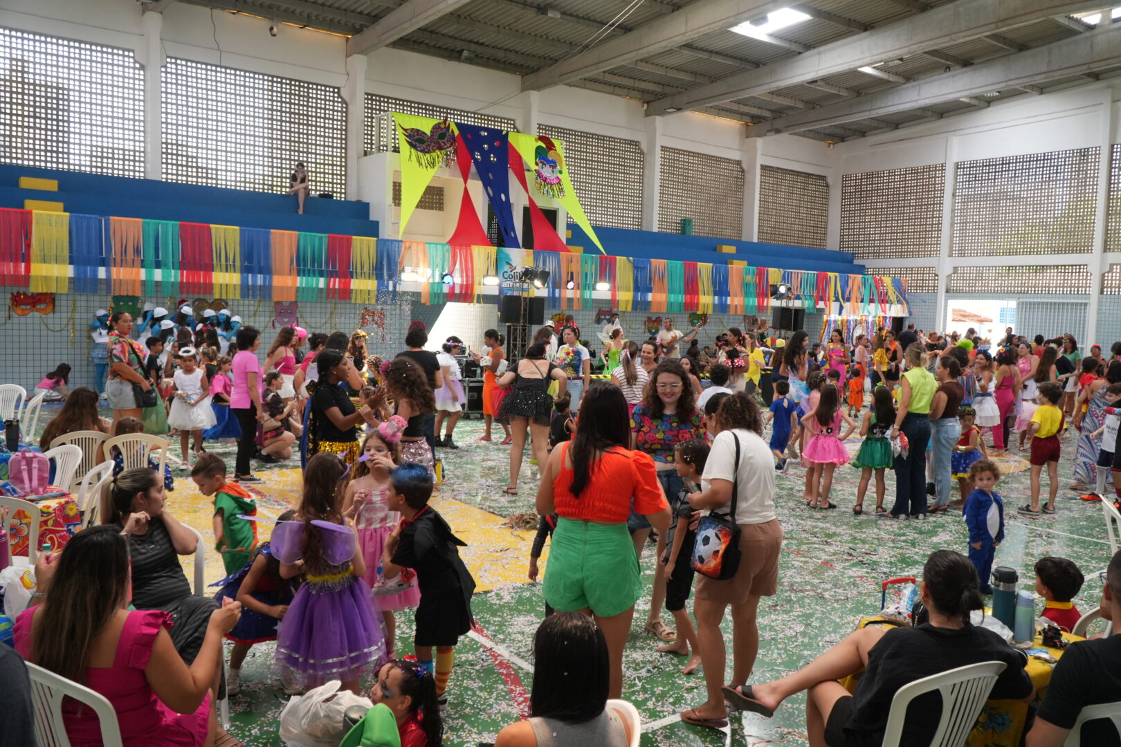 Alegria, cores e muita animação! 🎭✨